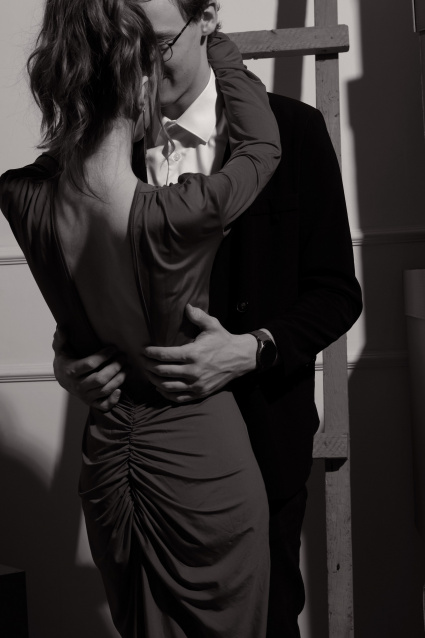 Заказать фотосессию Love Story в студии от сети фотостудий Fashion Box в Волгограде 

 – фото № 14