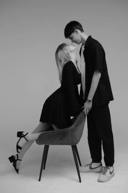 Заказать фотосессию Love Story в студии от сети фотостудий Fashion Box в Волгограде 

 – фото № 20