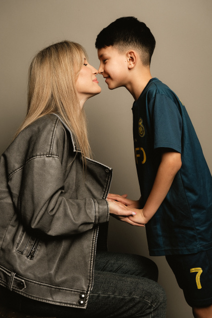 Заказать семейную фотосессию в студии с детьми в Волгограде от фотостудии Fashion Box

 – фото № 10