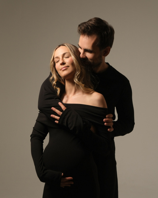 Заказать фотосессию для беременных в студии от Fashion Box в Волгограде
 – фото № 3