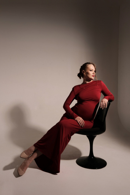 Заказать фотосессию для беременных в студии от Fashion Box в Волгограде
 – фото № 16
