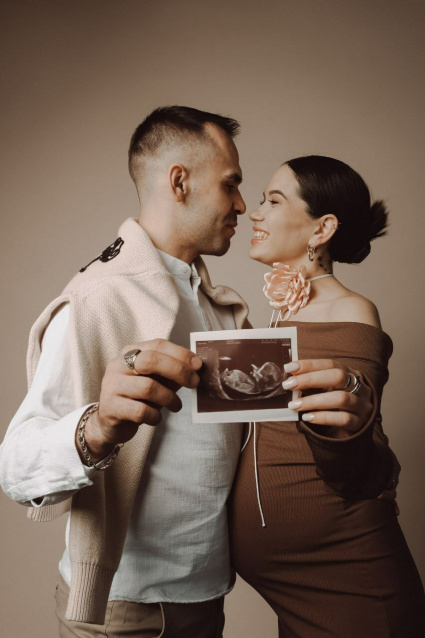 Заказать фотосессию для беременных в студии от Fashion Box в Волгограде
 – фото № 14