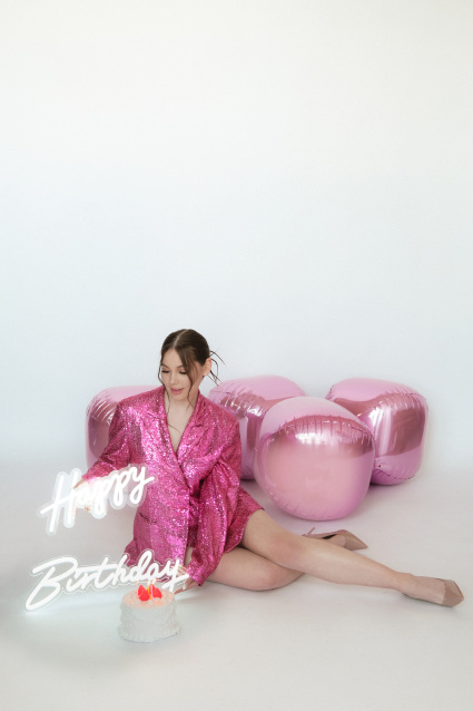 Заказать фотосессию для именинника в Волгограде в студии от Fashion Box

 – фото № 7