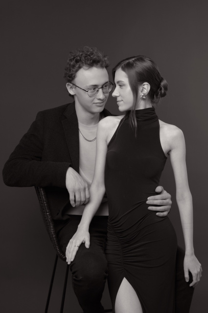 Заказать фотосессию Love Story в студии от сети фотостудий Fashion Box в Волгограде 

 – фото № 11