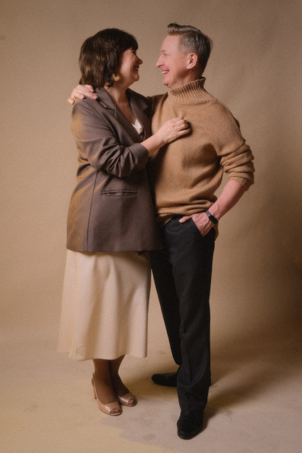 Заказать фотосессию Love Story в студии от сети фотостудий Fashion Box в Волгограде 

 – фото № 6