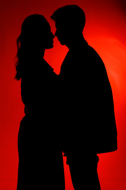 Заказать фотосессию Love Story в студии от сети фотостудий Fashion Box в Волгограде 

 – фото № 9