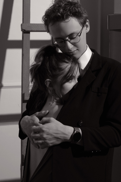 Заказать фотосессию Love Story в студии от сети фотостудий Fashion Box в Волгограде 

 – фото № 10