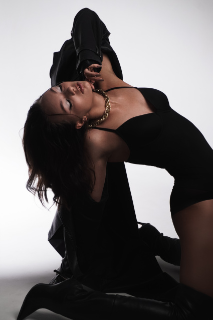 Заказать фотосессию в стиле Ню в 2-х образах в Волгограде от компании Fashion Box

 – фото № 10