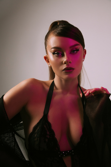Заказать фотосессию в стиле Ню в 2-х образах в Волгограде от компании Fashion Box

 – фото № 7