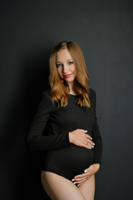 Заказать фотосессию для беременных в студии от Fashion Box в Волгограде
 – фото № 41