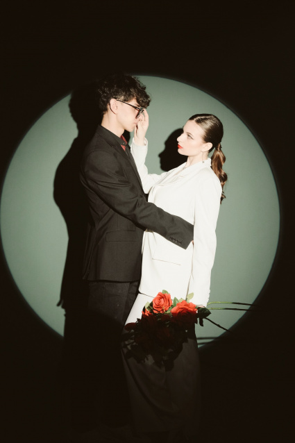 Заказать фотосессию Love Story в студии от сети фотостудий Fashion Box в Волгограде 

 – фото № 18