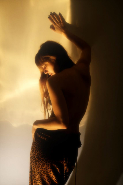 Заказать фотосессию в стиле Ню в 2-х образах в Волгограде от компании Fashion Box

 – фото № 12