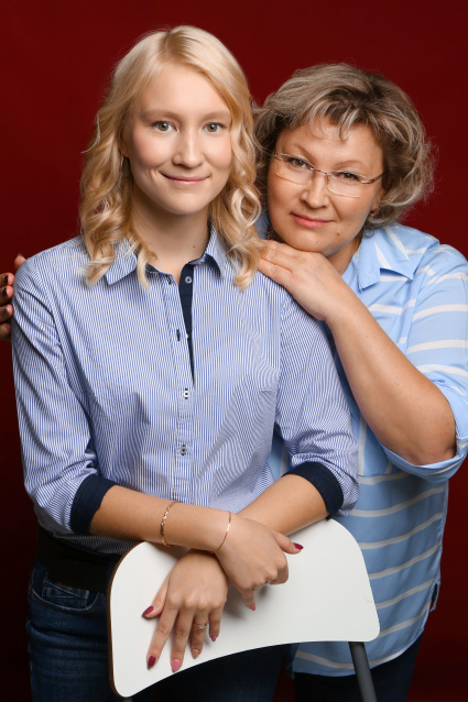 Заказать семейную фотосессию в студии с детьми в Волгограде от фотостудии Fashion Box

 – фото № 24