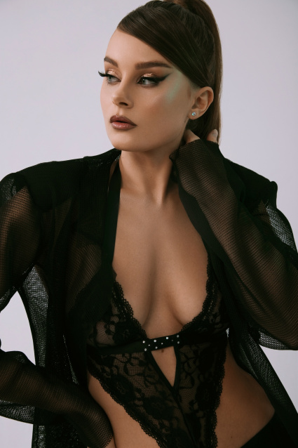 Заказать фотосессию в стиле Ню в 2-х образах в Волгограде от компании Fashion Box

 – фото № 6