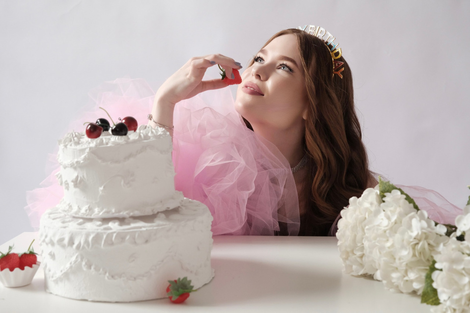 Заказать фотосессию для именинника в Волгограде в студии от Fashion Box

 – фото № 1